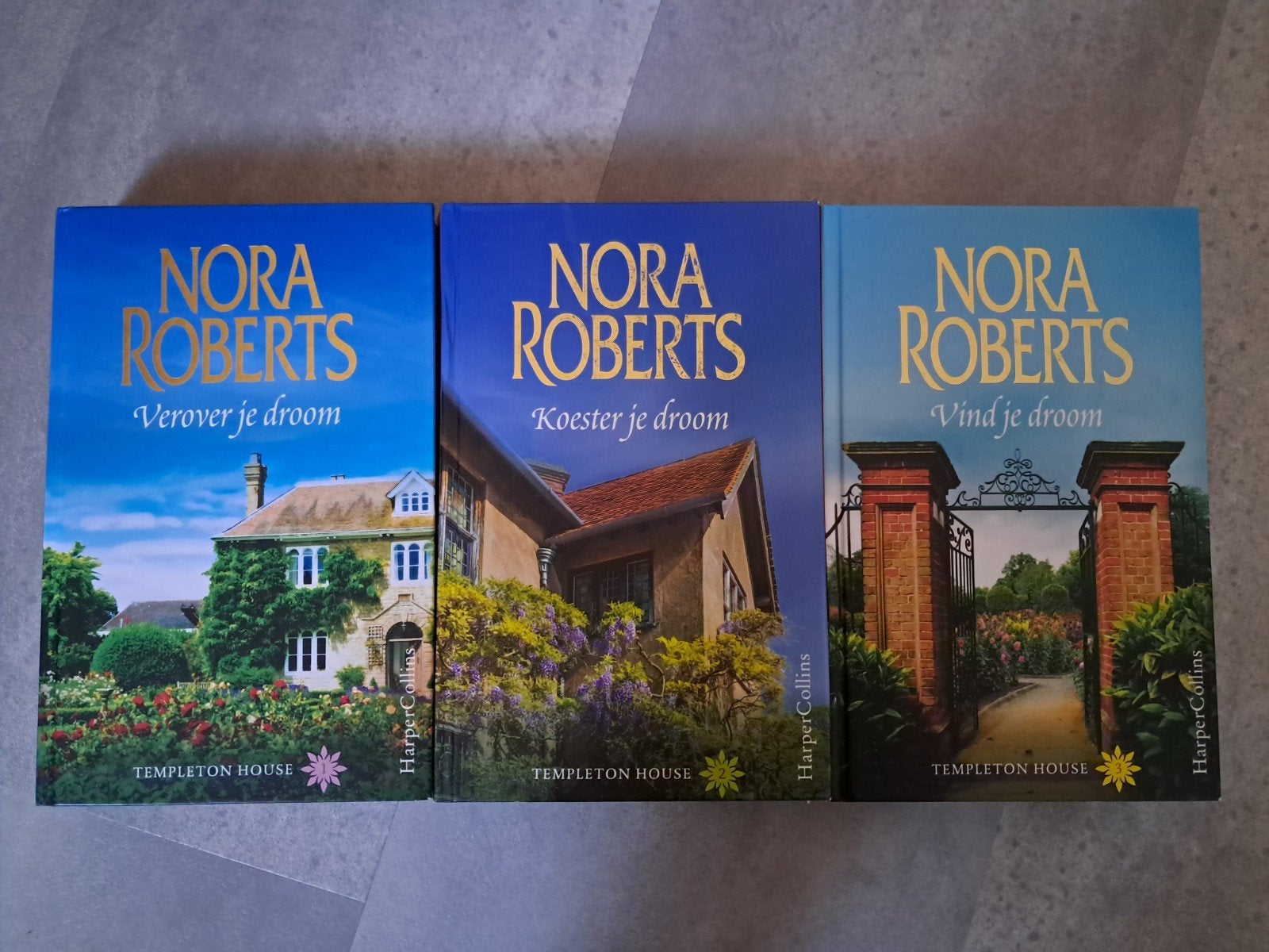 Nora Roberts - Templeton House Trilogie (3 boeken), Ophalen of Verzenden, Gelezen, Nora Roberts