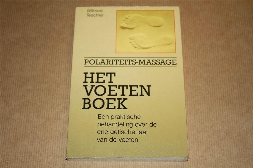 Het Voetenboek - Polariteits-massage, Ophalen of Verzenden, Zo goed als nieuw, Overige onderwerpen, Achtergrond en Informatie