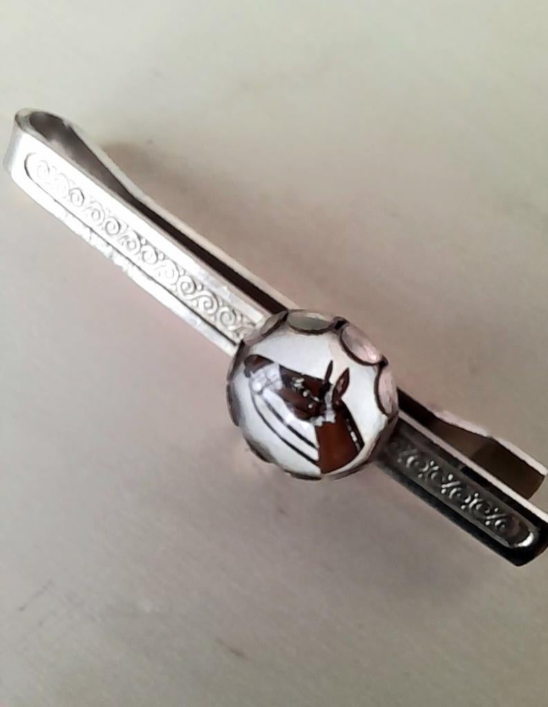 Mooie oude zilver kleurige dasspeld met paard, Ophalen of Verzenden, Gedragen, Overige kleuren, Met patroon