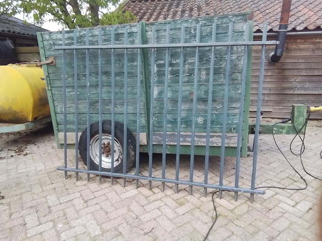 Te koop hek met een paal, Tuin en Terras, Tuinhekken en Hekwerk, Ophalen