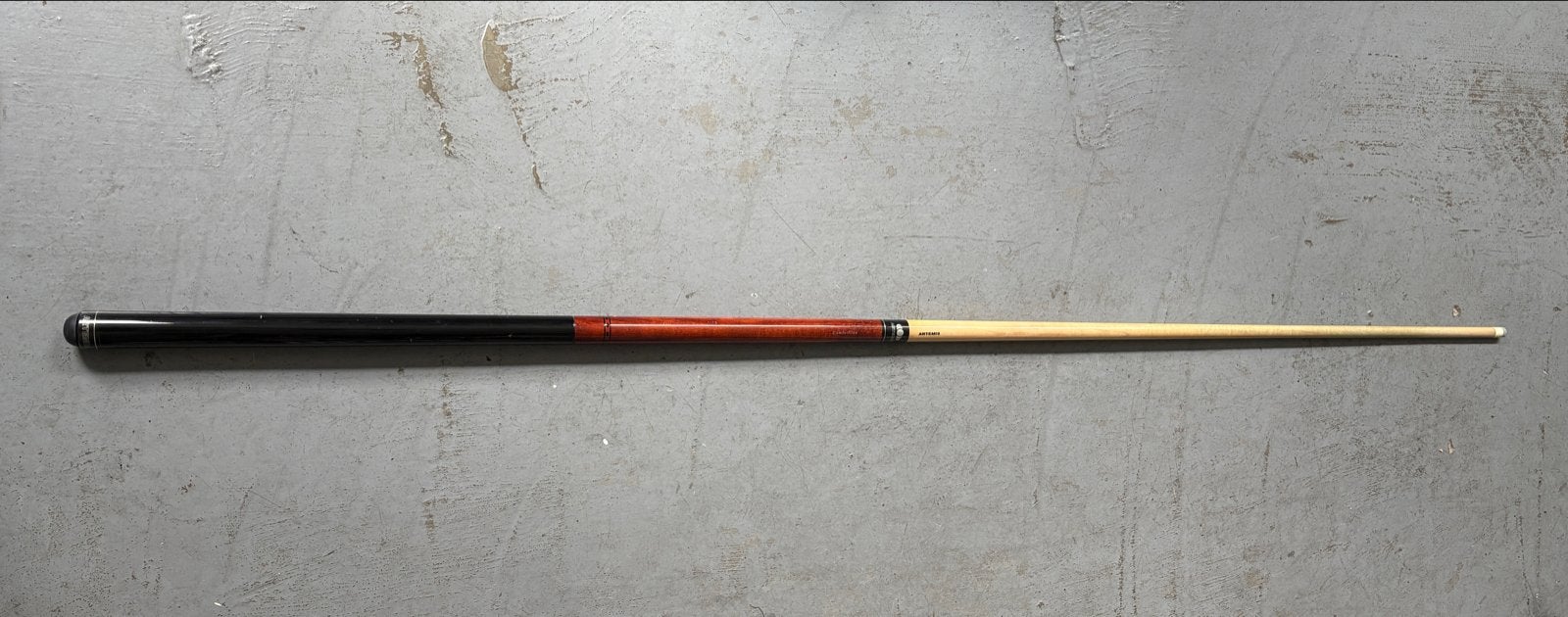 Artemis Serie Confortline Biljartkeu - Bruin/Zwart 498gr, Ophalen of Verzenden, Gebruikt, Keu of Ballen