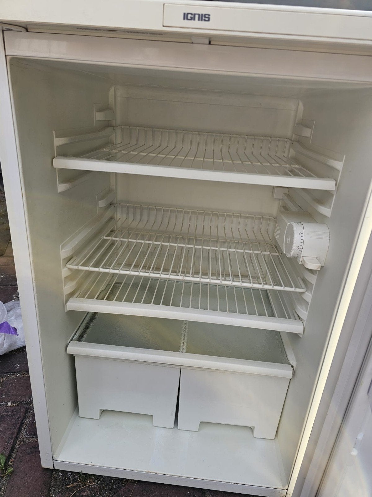 Kleine koelkast met lichte beschadigingen, Gebruikt, Minder dan 85 cm, Ophalen of Verzenden, Minder dan 75 liter