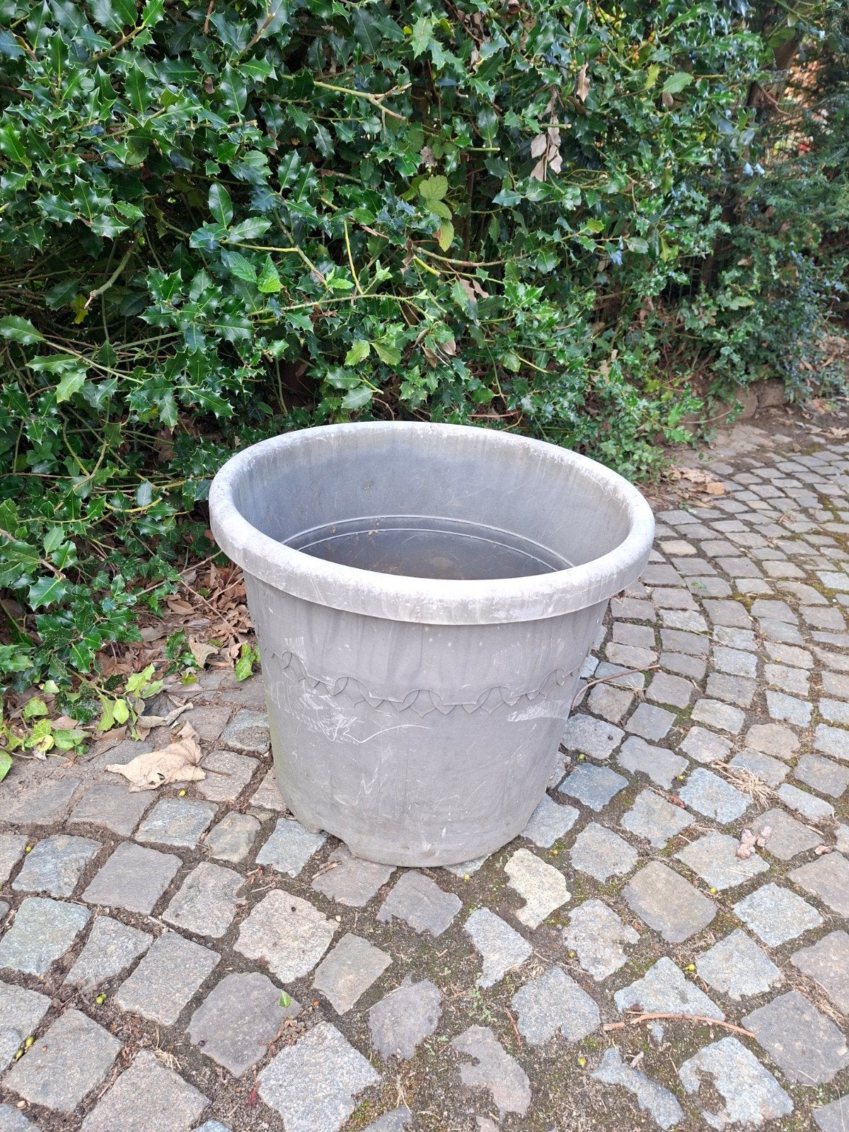 Gratis grote grijze bloempot van kunststof - 50 cm hoog, Ophalen, Kunststof, Gebruikt, Rond