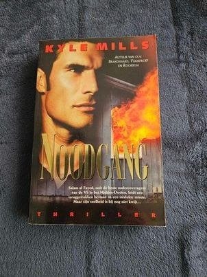 Kyle Mills - Noodgang, Ophalen of Verzenden, Gelezen, Kyle Mills