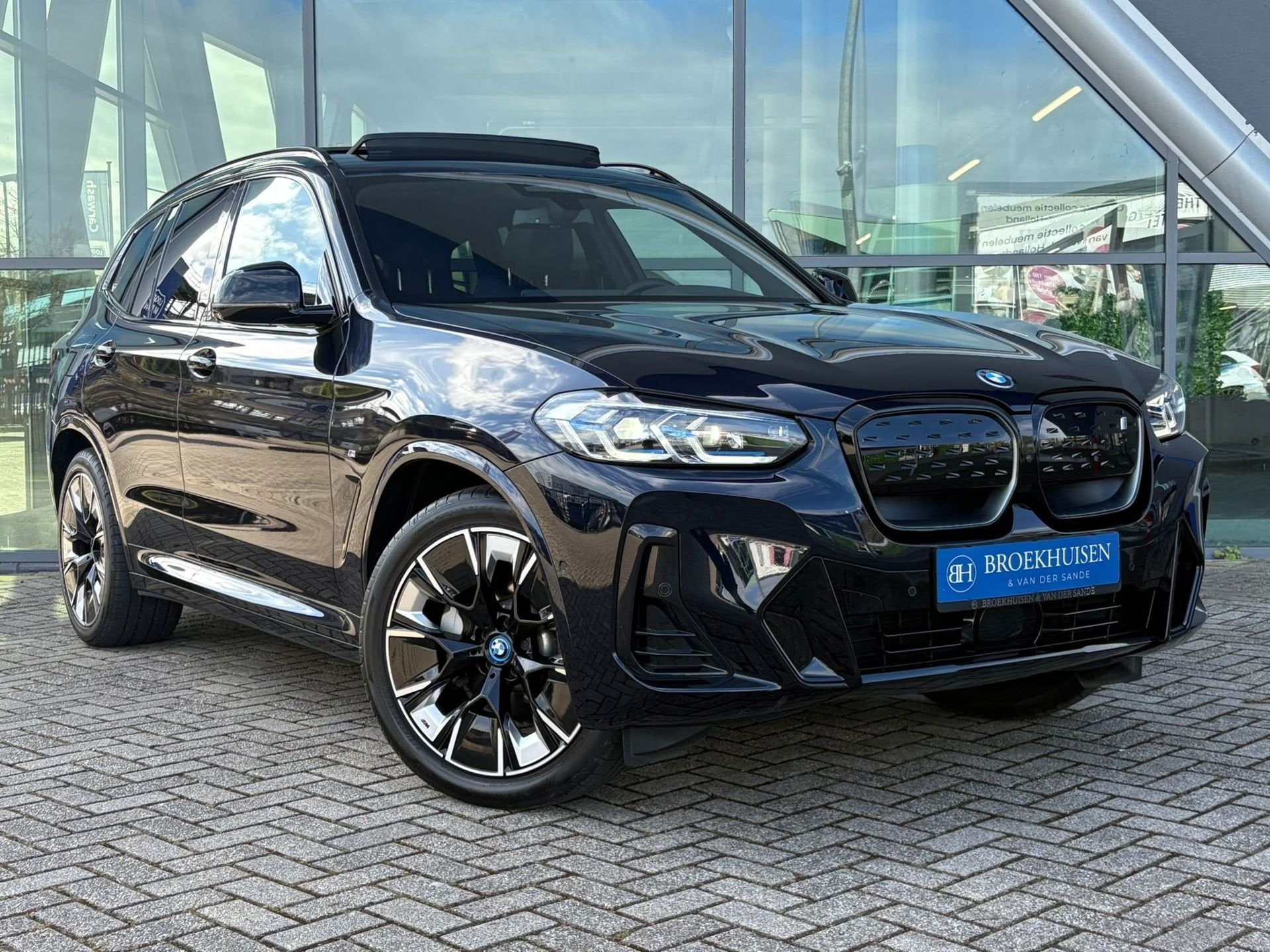 BMW IX3 High Executive Edition M-Sport 80 kWh Panoramadak /, Auto's, BMW, Automaat, Achterwielaandrijving, Gebruikt, Zwart