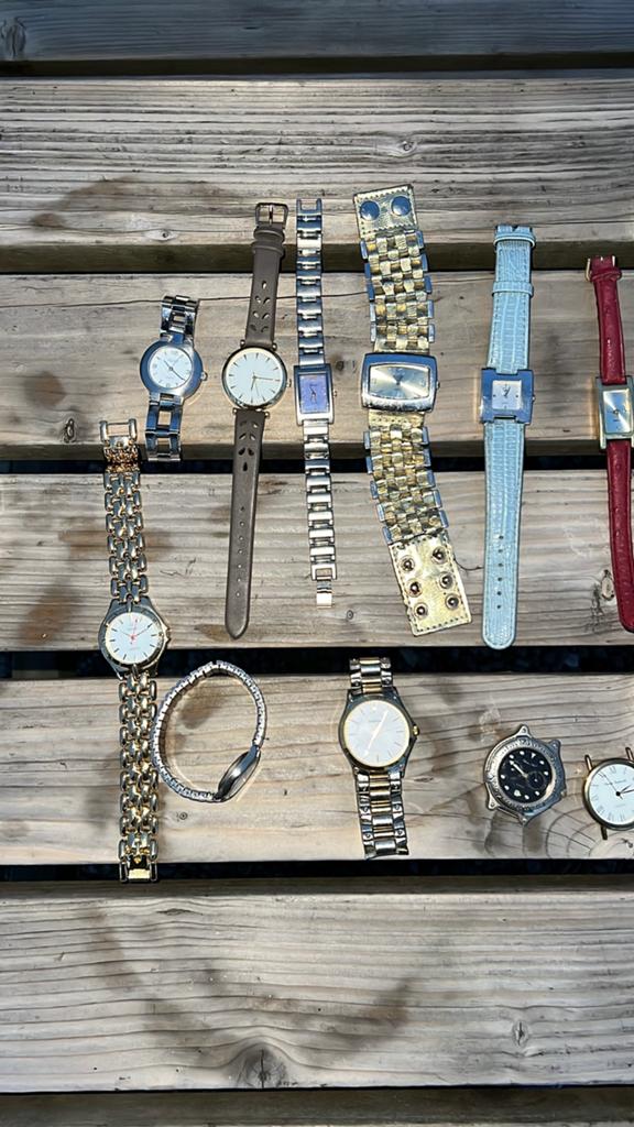 Partij van 23 horloges voor onderdelen, Sieraden, Tassen en Uiterlijk, Horloges | Antiek, Overige merken, Overige materialen, Zakhorloge