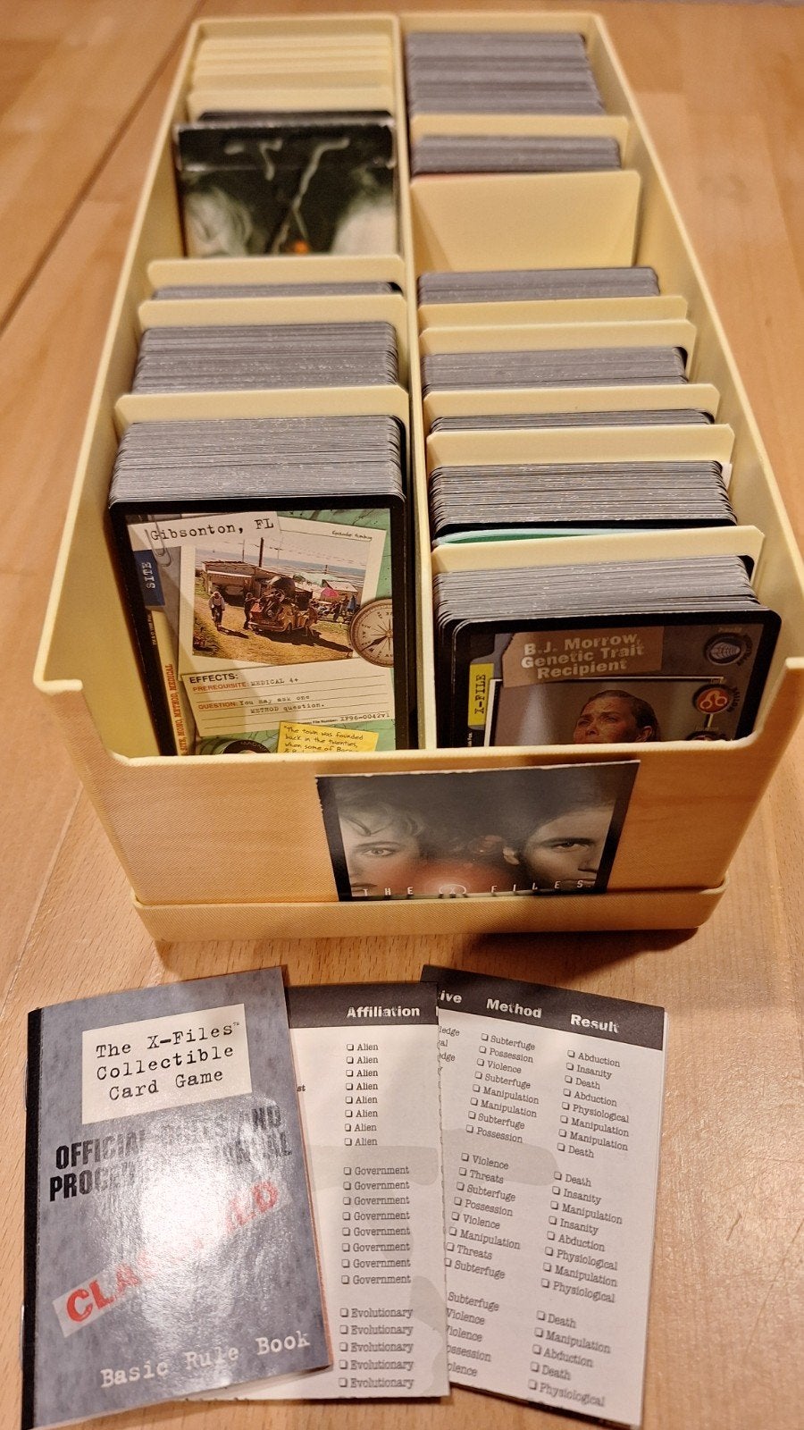 The X-Files CCG Starter Deck en Kaarten Verzameling, Ophalen of Verzenden, Gebruikt, Meerdere kaarten