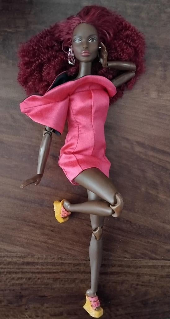 Barbie Basics 2025 AA Tall Boddy, Verzamelen, Poppen, Ophalen of Verzenden, Nieuw