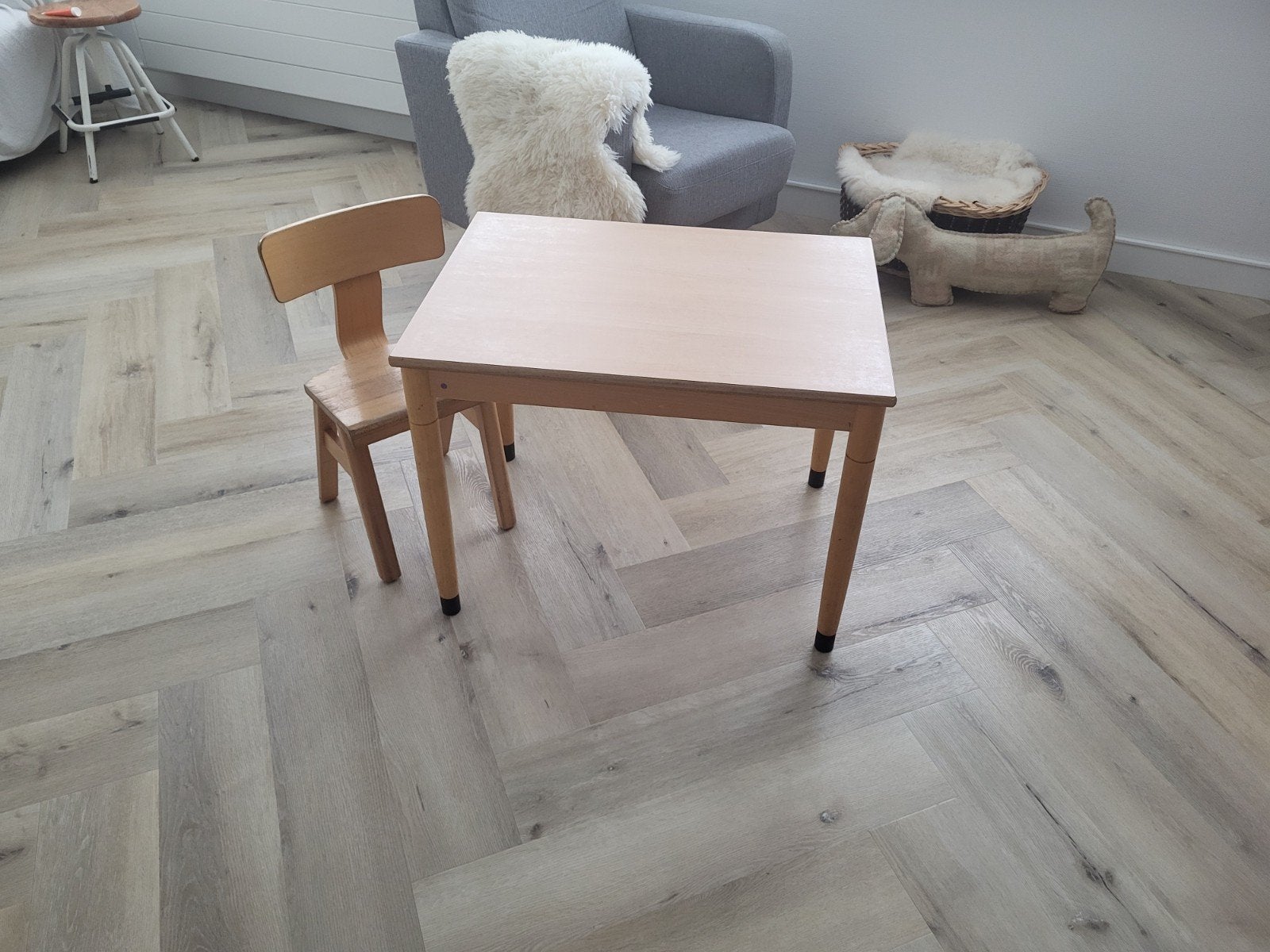 Houten kinderbureau en stoel - Schilte, Ophalen, Gebruikt, Tafel(s) en Stoel(en)