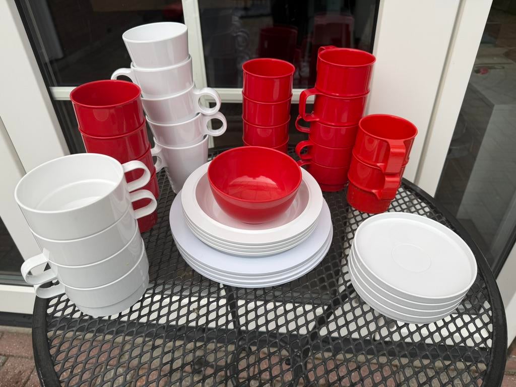 Mepal campingservies 37 delig rood kampeer servies, Caravans en Kamperen, Ophalen of Verzenden, Zo goed als nieuw
