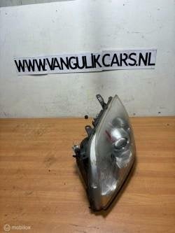 Koplamp  links Toyota Avensis Verso ('01-'06), Gebruikt, Toyota, Ophalen of Verzenden, Toyota