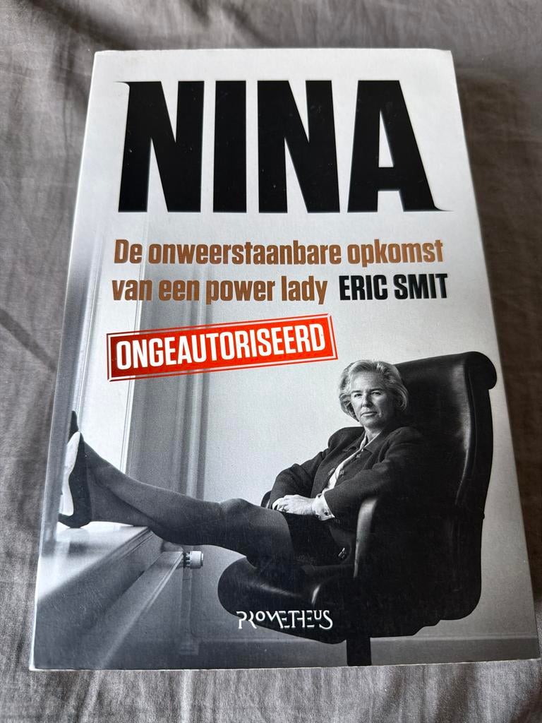 S5. NINA Brink De onweerstaanbare opkomst van een power lady, Ophalen of Verzenden, Zo goed als nieuw, Overige