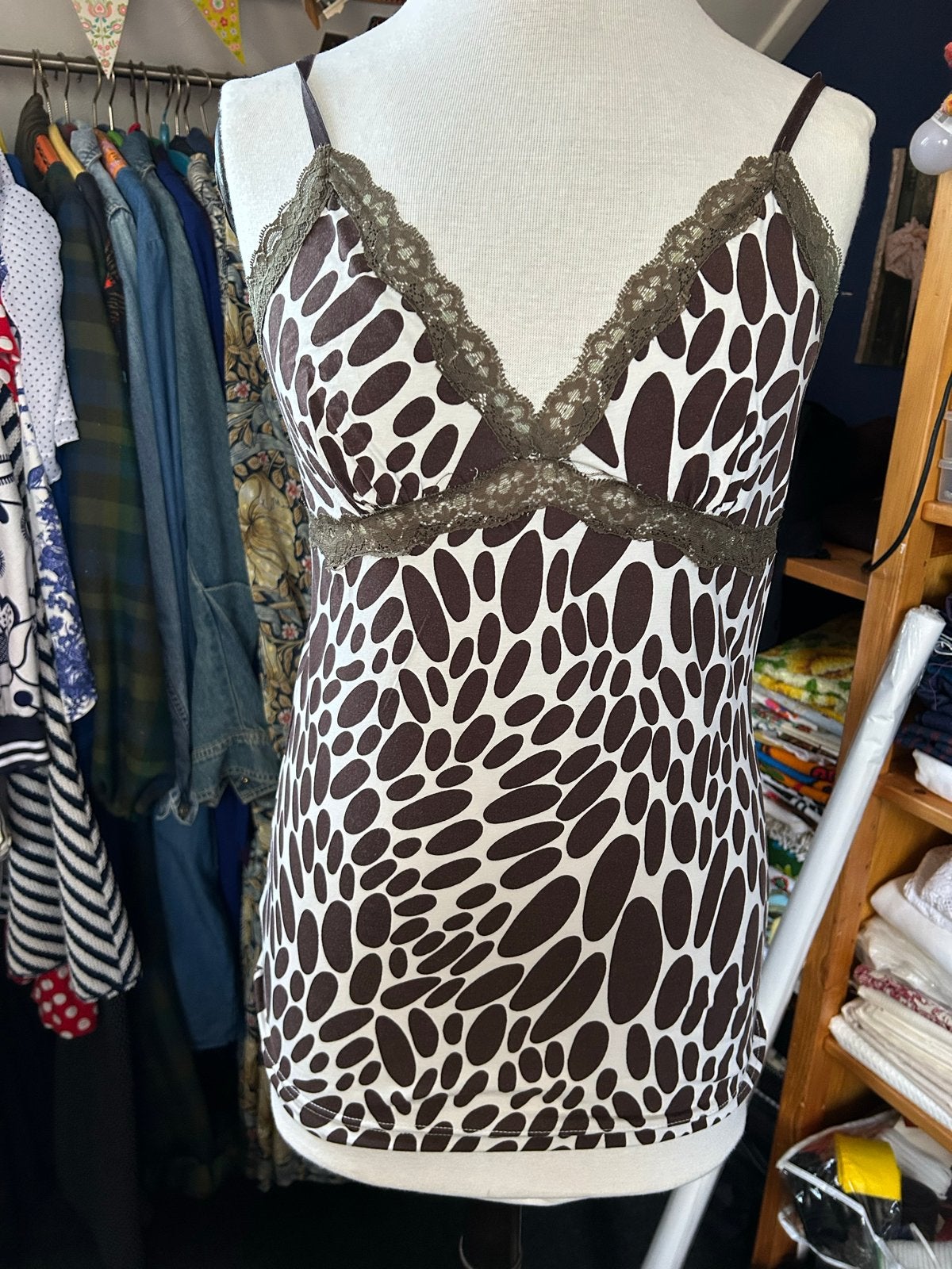 Dept hemdje bruin wit met leuk dessin, maat L, Kleding | Dames, Bruin, Maat 42/44 (L), Ophalen of Verzenden, Zonder mouw