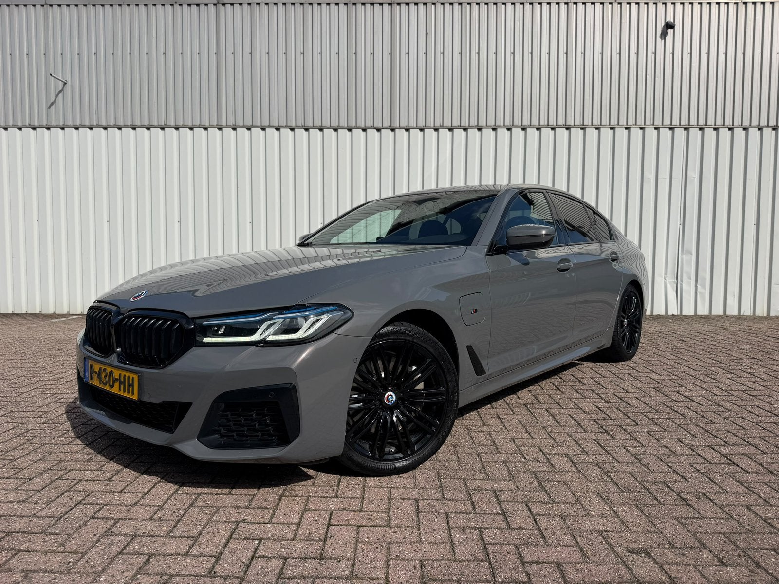 BMW 5-Serie 530e 292pk Aut 2022 Grijs, 1998 cc, Achterwielaandrijving, 4 cilinders, 71 km/l
