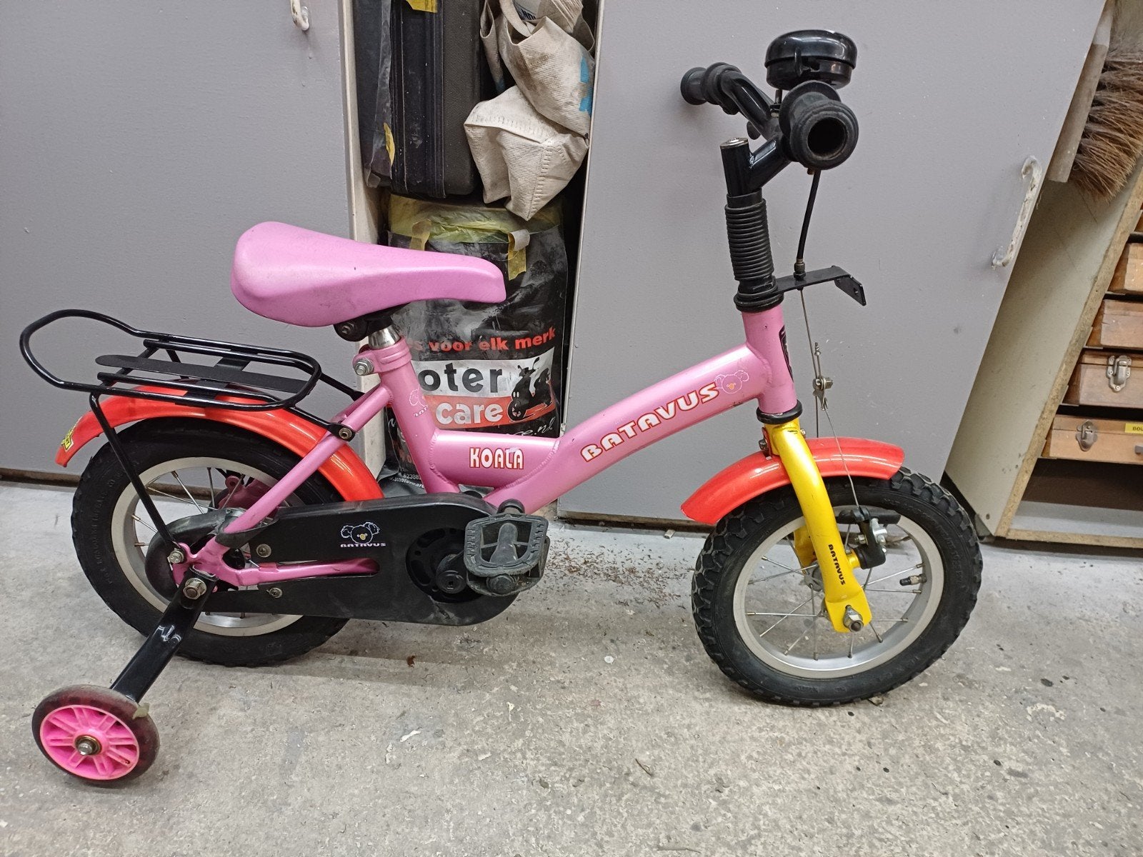 Batavus Koala kinderfiets 12 inch roze met zijwieltjes, Ophalen, Terugtraprem, Zijwieltjes, Gebruikt