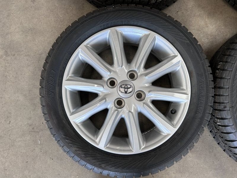 15 inch originele velgen + winterbanden Toyota Aygo, 15 inch, -, -, Banden en Velgen