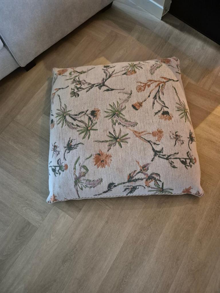 Decoratief Vloerkussen met Bloemenprint sissy boy !, Ophalen of Verzenden, Gebruikt, Overige kleuren, Vierkant