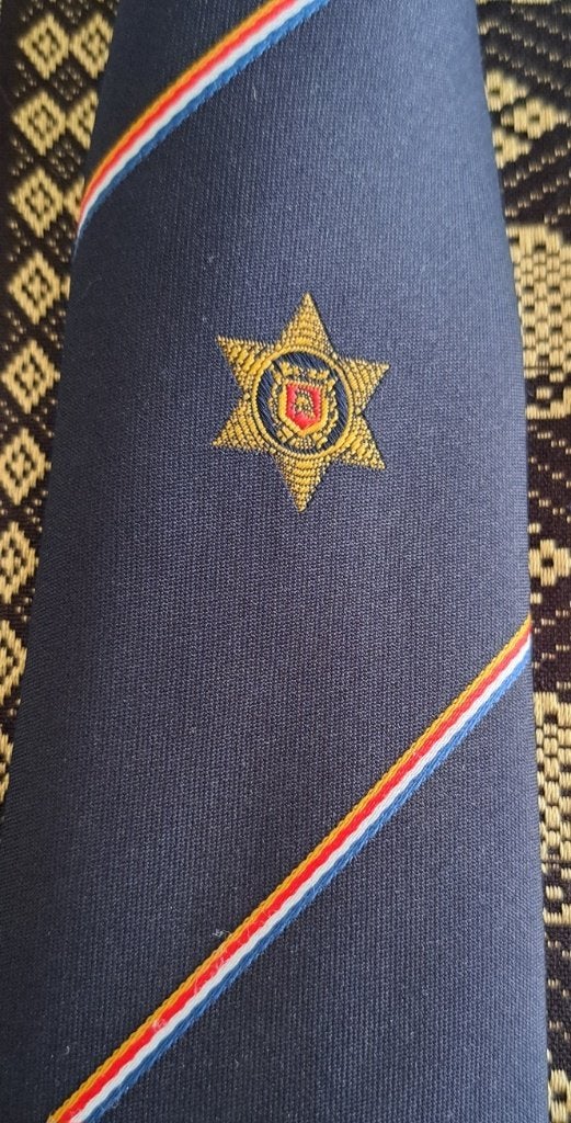 Rijks Brandweer Academie stropdas blauw, Kleding | Heren, Ophalen of Verzenden, Nieuw, Blauw