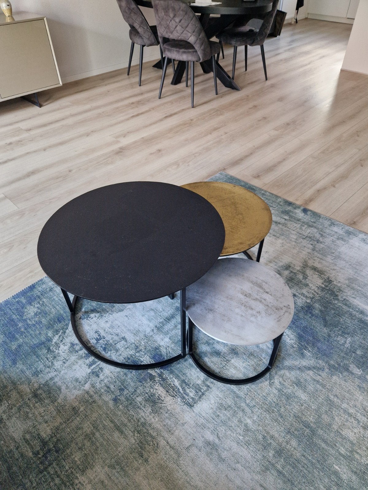 Set van 3 ronde salontafels, zwart, goud, zilver, Ophalen, Minder dan 45 cm, Modern, Industrieel, Metaal of Aluminium