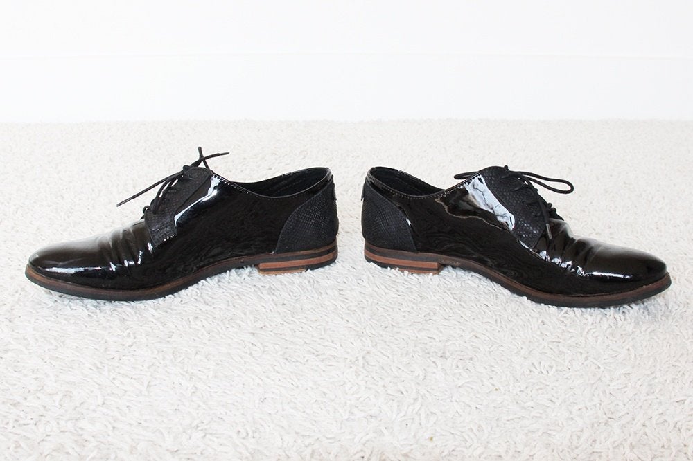 Zeer Mooie Lak Leren 5th Avenue Schoenen (Maat 39) s12 €40,-, Schoenen met lage hakken, Zwart, Ophalen of Verzenden, Zo goed als nieuw