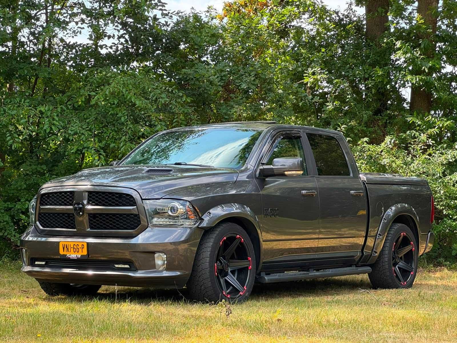 Dodge - RAM 1500 SPORT - 2016 - VNJ-66-P - Bedrijfswagen, Auto's, Dodge, Automaat, Gebruikt, Euro 6, Bedrijf