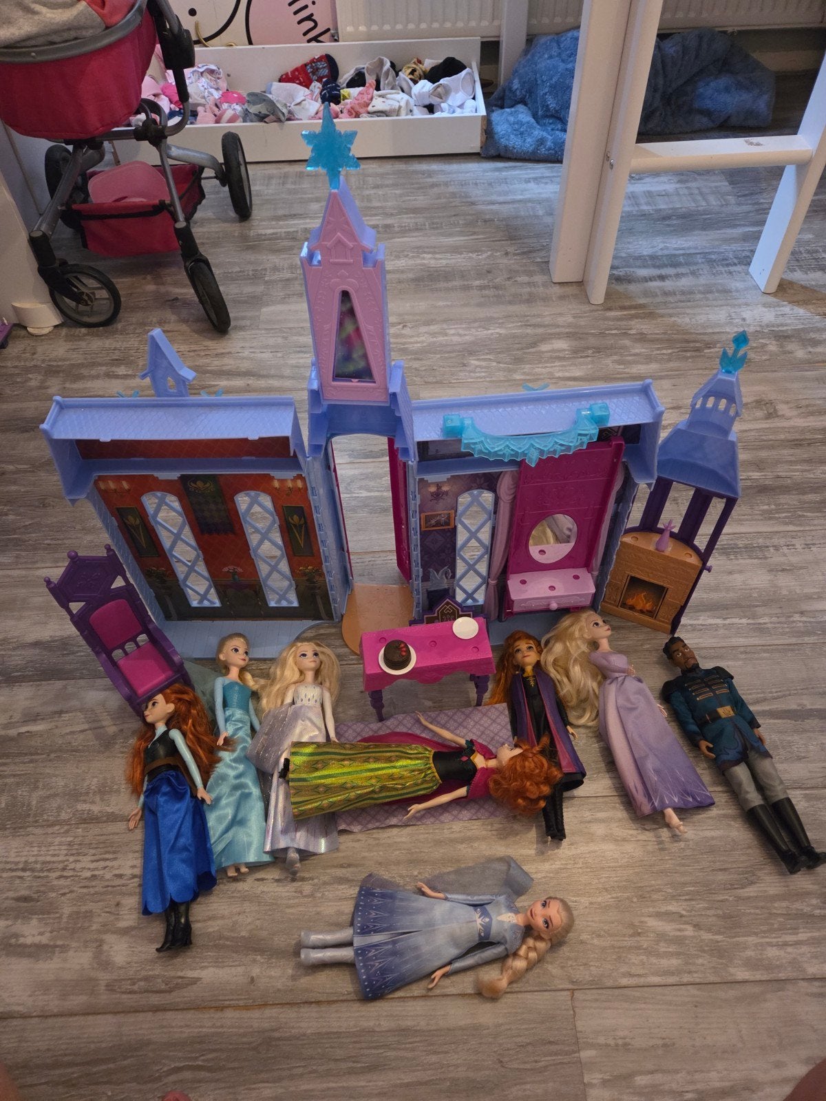 Disney Frozen Kasteel met Poppen en Accessoires, Ophalen of Verzenden, Gebruikt, Overige typen