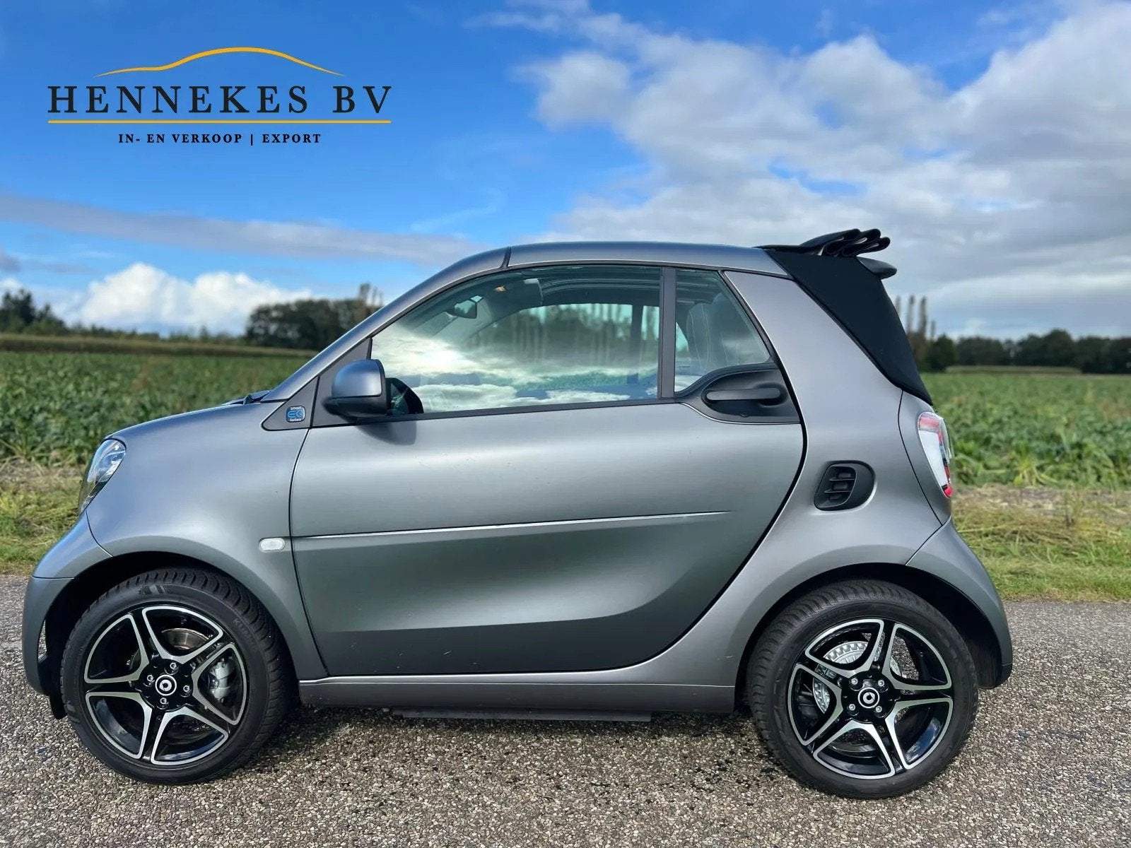 smart fortwo cabrio EQ Comfort PLUS 18 kWh Cabrio, Auto's, Automaat, 1025 kg, Zwart, Cabriolet