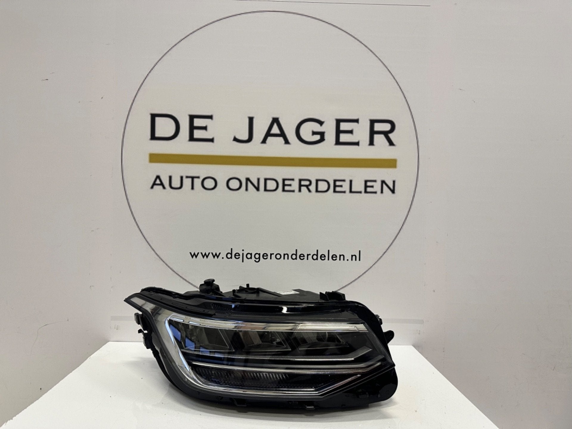 VW TIGUAN 5NB FACELIFT VOL LED KOPLAMP RECHTS 5NB941036C, Gebruikt, Volkswagen, Volkswagen AG, Berliner Ring 2
38440  Wolfsburg, DE
