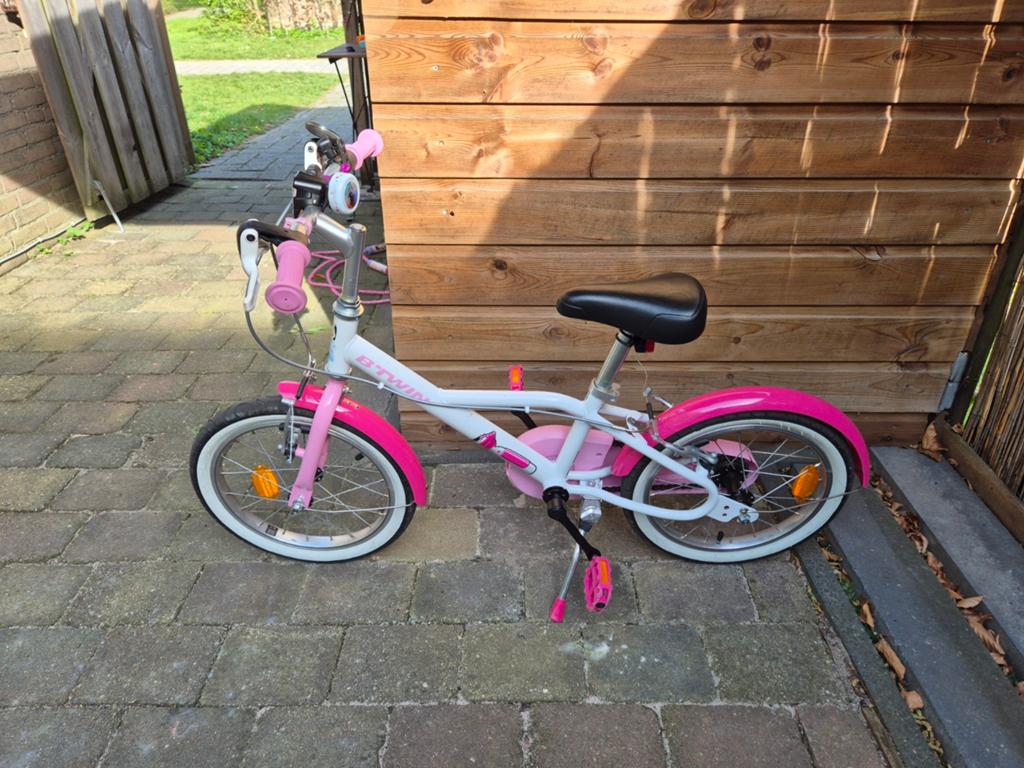 Docto500 Btwin 16" meisjesfiets - Roze/Wit, Fietsen en Brommers, Fietsen | Meisjes, Ophalen, Gebruikt, Velgrem, Handrem
