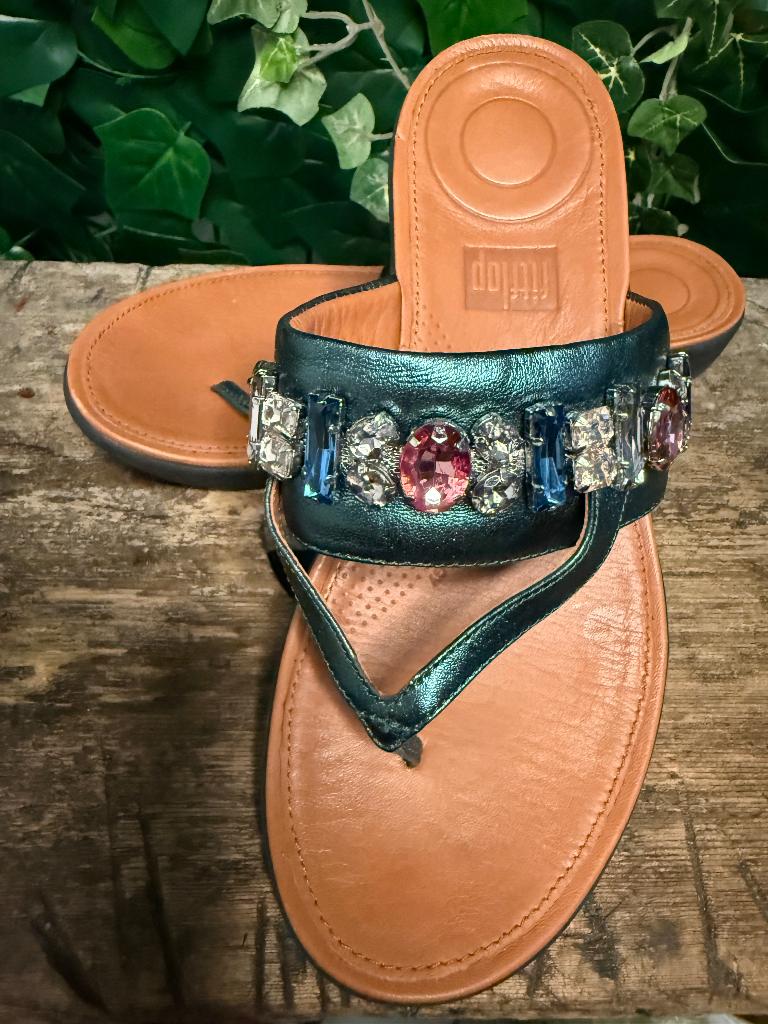 Nieuwe mooie leren slippers van Fitflop maat 37, Kleding | Dames, Schoenen, Overige kleuren, Nieuw, Ophalen of Verzenden, Fitflop