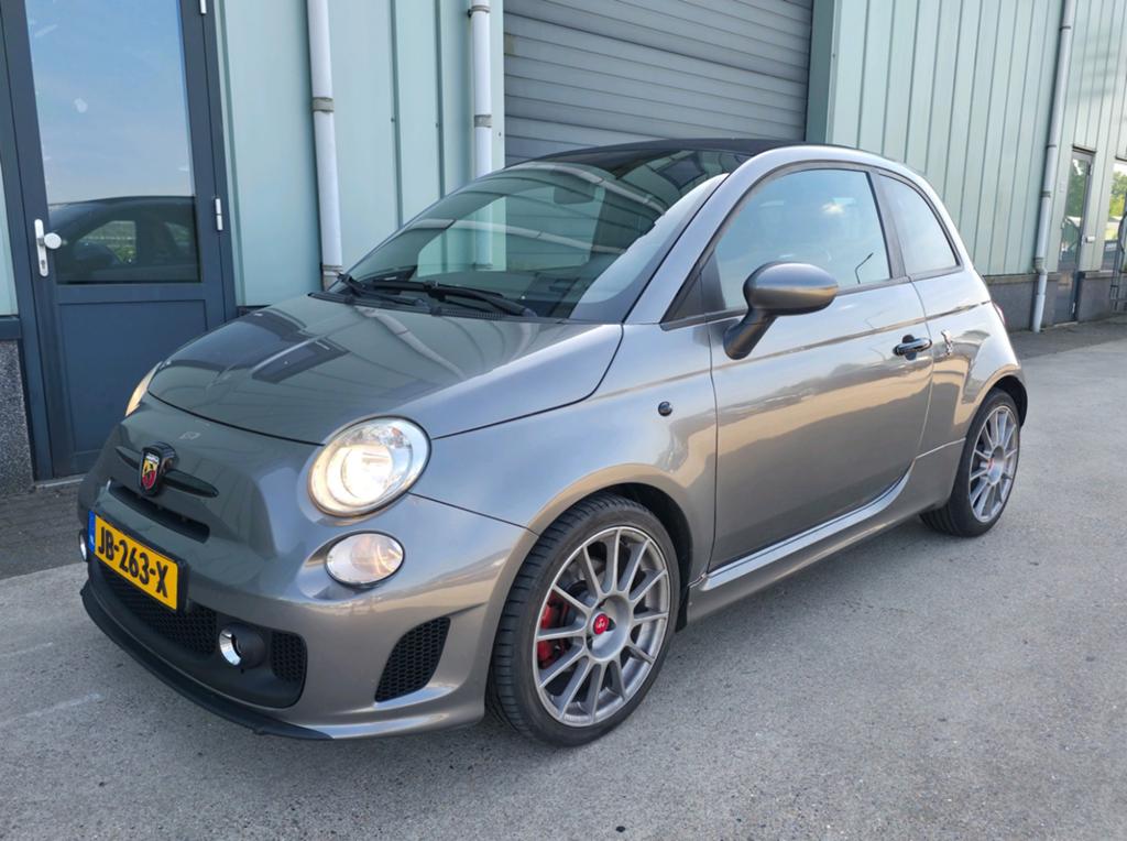 Fiat 500C 1.4 T-jet / Abarth / Cabrio / Carplay, 15 km/l, 40 €/maand, 4 cilinders, Leder