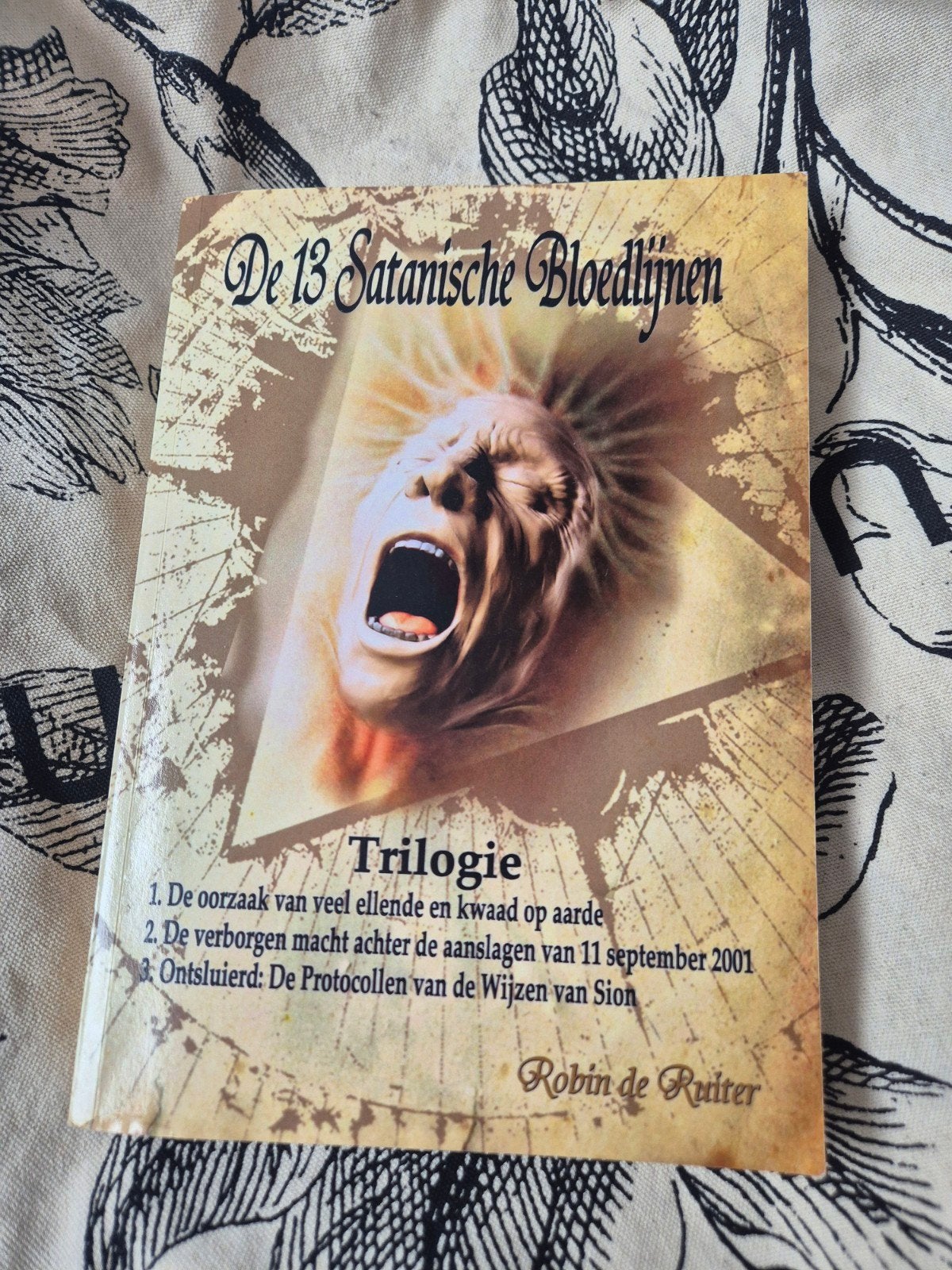 Robin de Ruiter - De 13 satanische bloedlijnen trilogie, Ophalen of Verzenden, Zo goed als nieuw, Robin de Ruiter