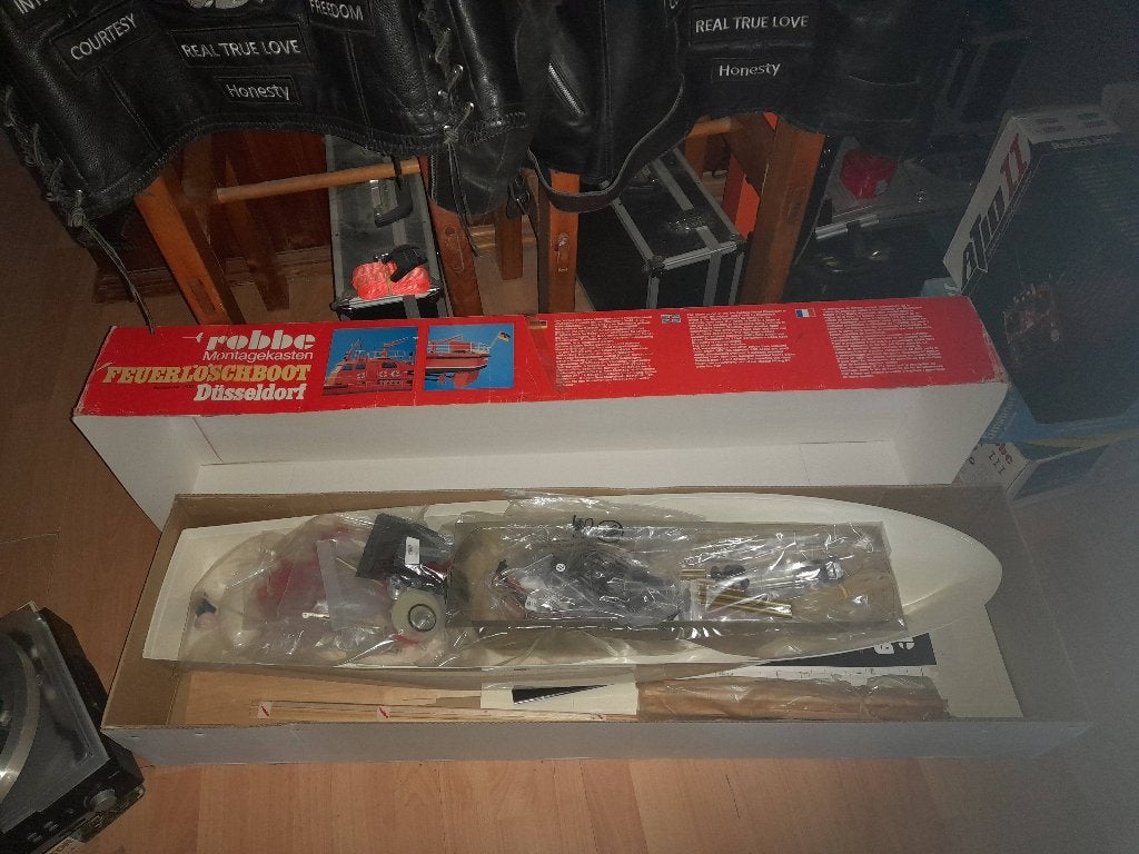 Orginele Robbe Dusseldorf bouwkit . Inc vele extra s, Ophalen, Zo goed als nieuw, Groter dan 1:32, Overige merken