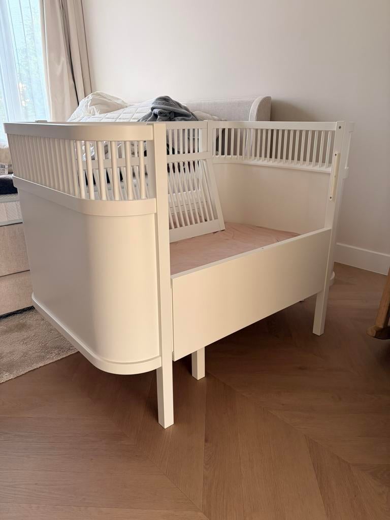Sebra meegroeibed, Ophalen of Verzenden, Zo goed als nieuw, Minder dan 140 cm, Matras