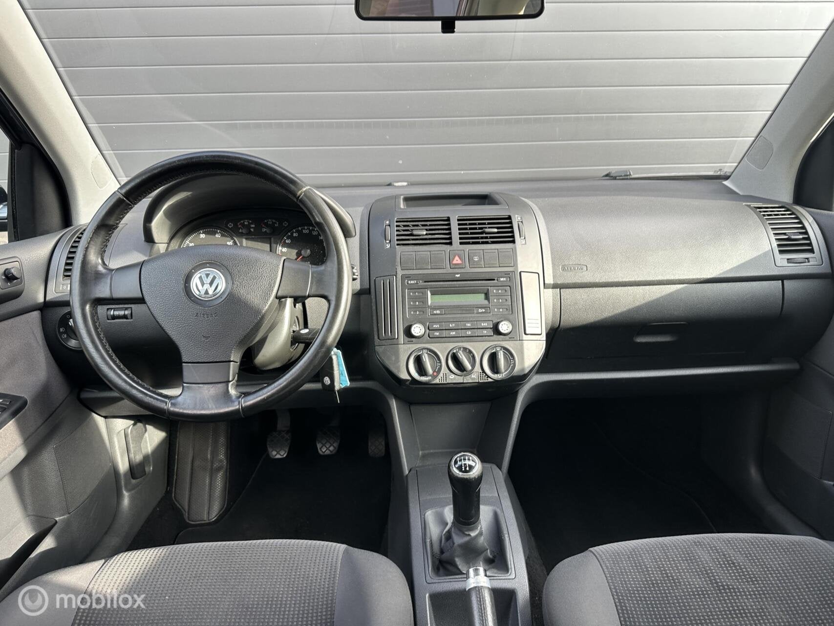 Volkswagen Polo 1.4-16V Comfortline AIRCO*TREKHAAK*NWAPK!, Auto's, Voorwielaandrijving, Huisgarantie, 4 cilinders, Met garantie (alle)