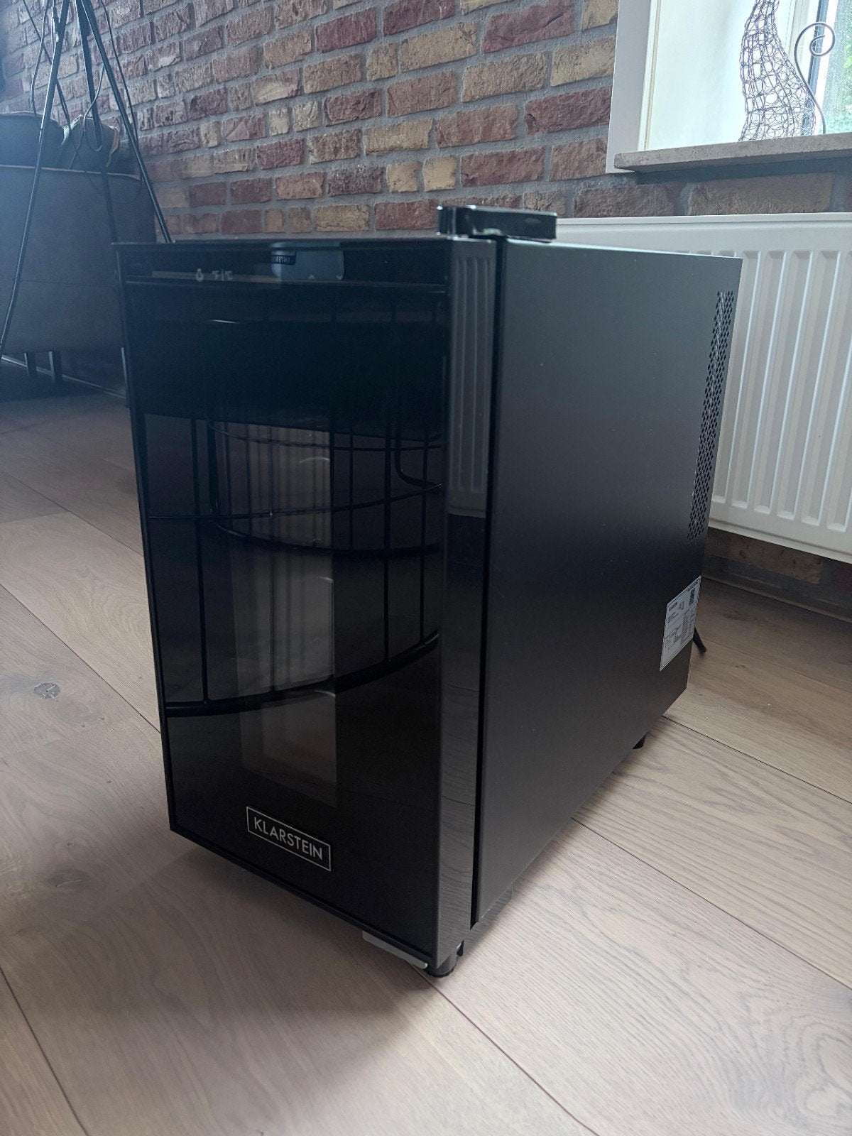 Klarstein wijnklimaatkast - Compact en Stijlvol, Zonder vriesvak, Minder dan 45 cm, Ophalen, 85 tot 120 cm