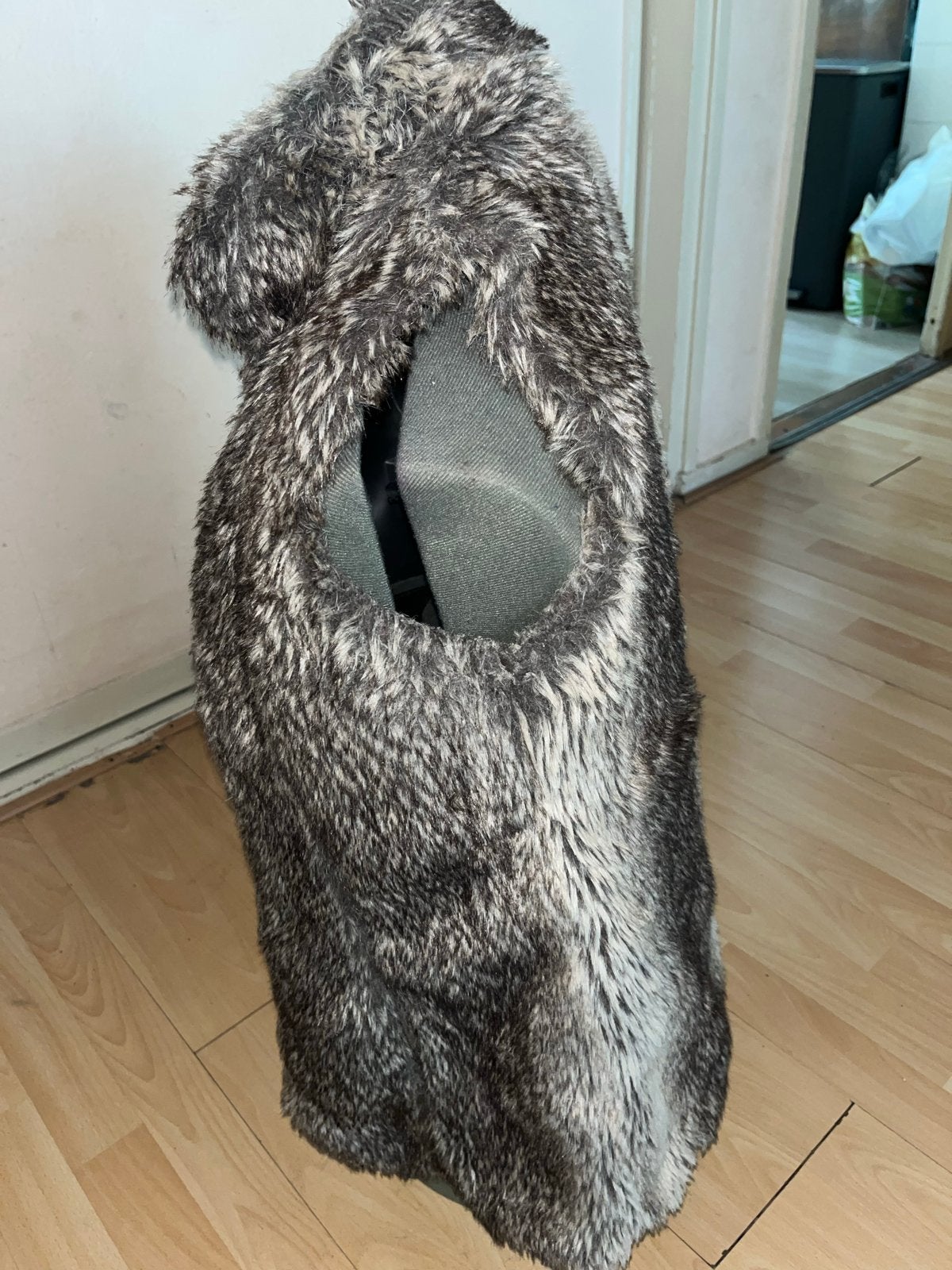 Bershka Faux Fur Bont Vest Maat 38 Warm, Ophalen of Verzenden, Gedragen, Maat 38/40 (M), Grijs