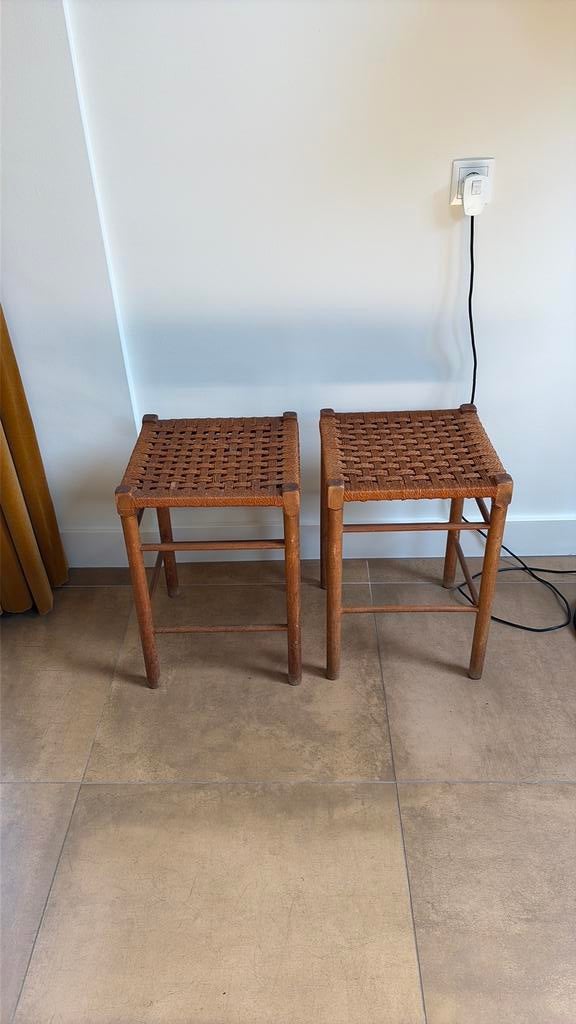 2 vintage jaren 70 krukjes, Huis en Inrichting, Krukjes, Ophalen, Zo goed als nieuw, Hout