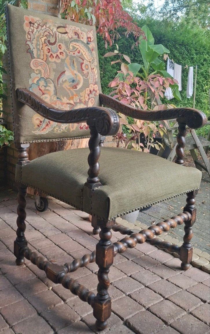 Antieke Louis XIII stijl ridderstoel, Ophalen