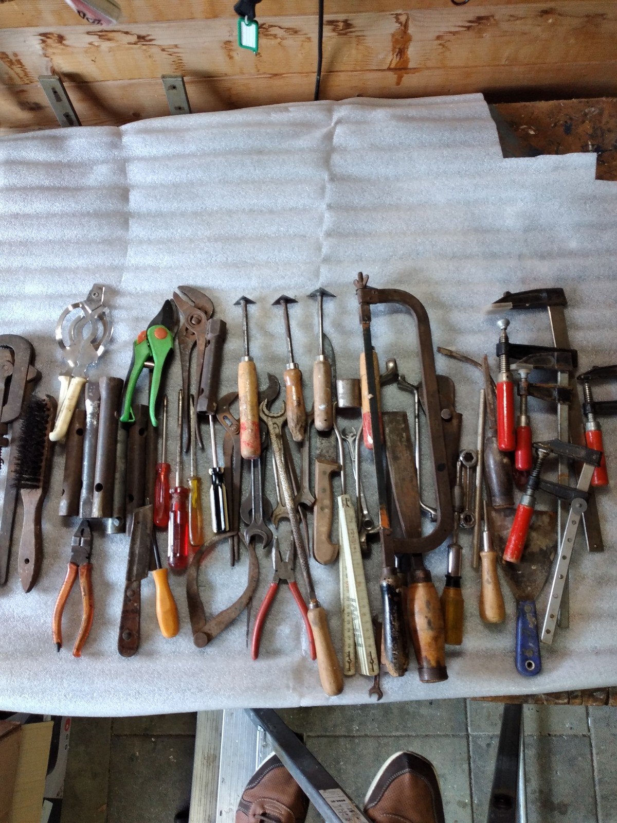 Te koop handgereedschap, Ophalen