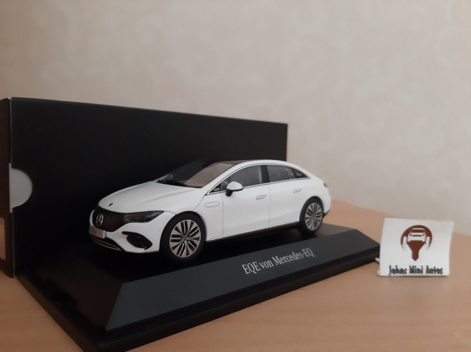 Mercedes Benz EQE in Opalite White 1:43, Overige merken, Auto, Nieuw, Herpa