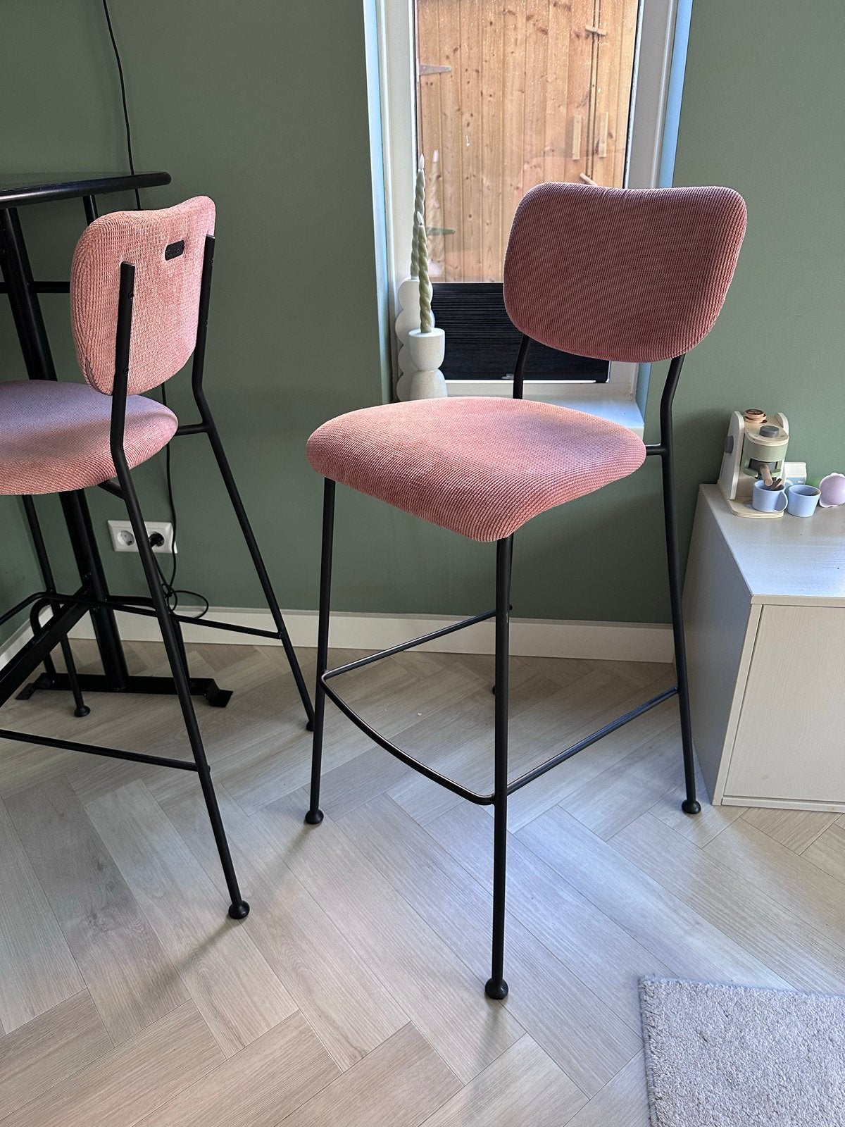 Zuiver Barkrukken - Roze (Set van 2), Huis en Inrichting, Barkrukken, Ophalen, Met voetsteun, 60 tot 90 cm, Zo goed als nieuw