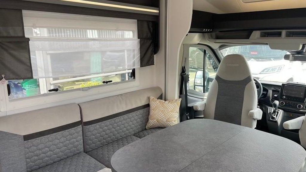Enkele hefbedden Chausson Titanium Premium 630 '22 170pk Aut, Caravans en Kamperen, Campers, Automaat, Ringverwarming, 6 tot 7 meter