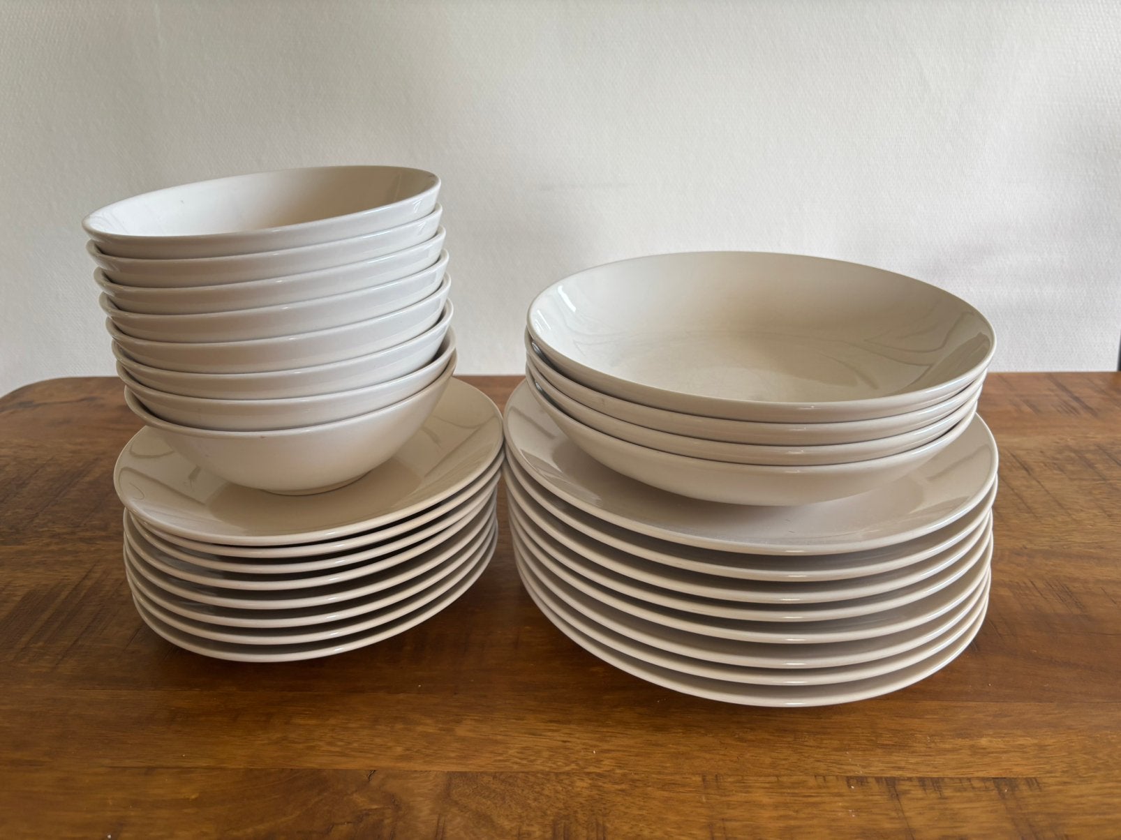 Complete IKEA serviesset (28-delig) – Wit, Ophalen, Zo goed als nieuw, Bord(en), Overige stijlen