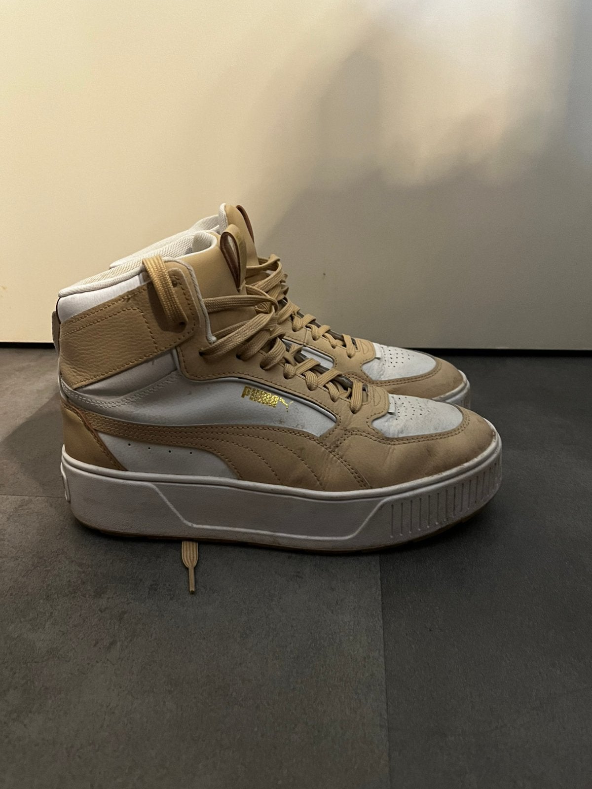 Adidas maat 41, Beige, Ophalen of Verzenden, Sneakers of Gympen, Zo goed als nieuw