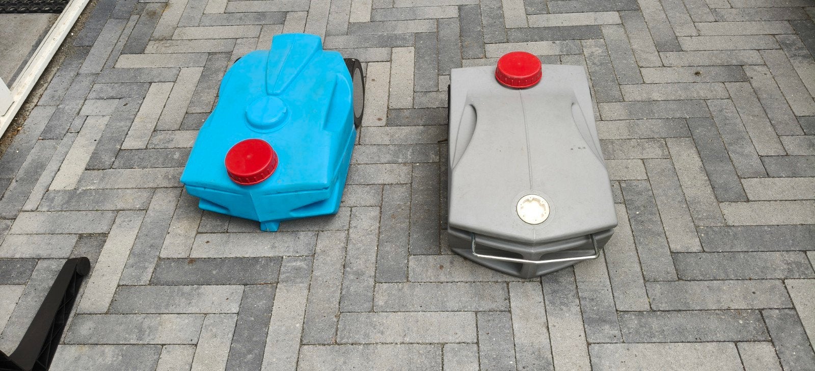Een schoon water tank en een vuilwater tank, Caravans en Kamperen, Caravan accessoires, Ophalen, Gebruikt