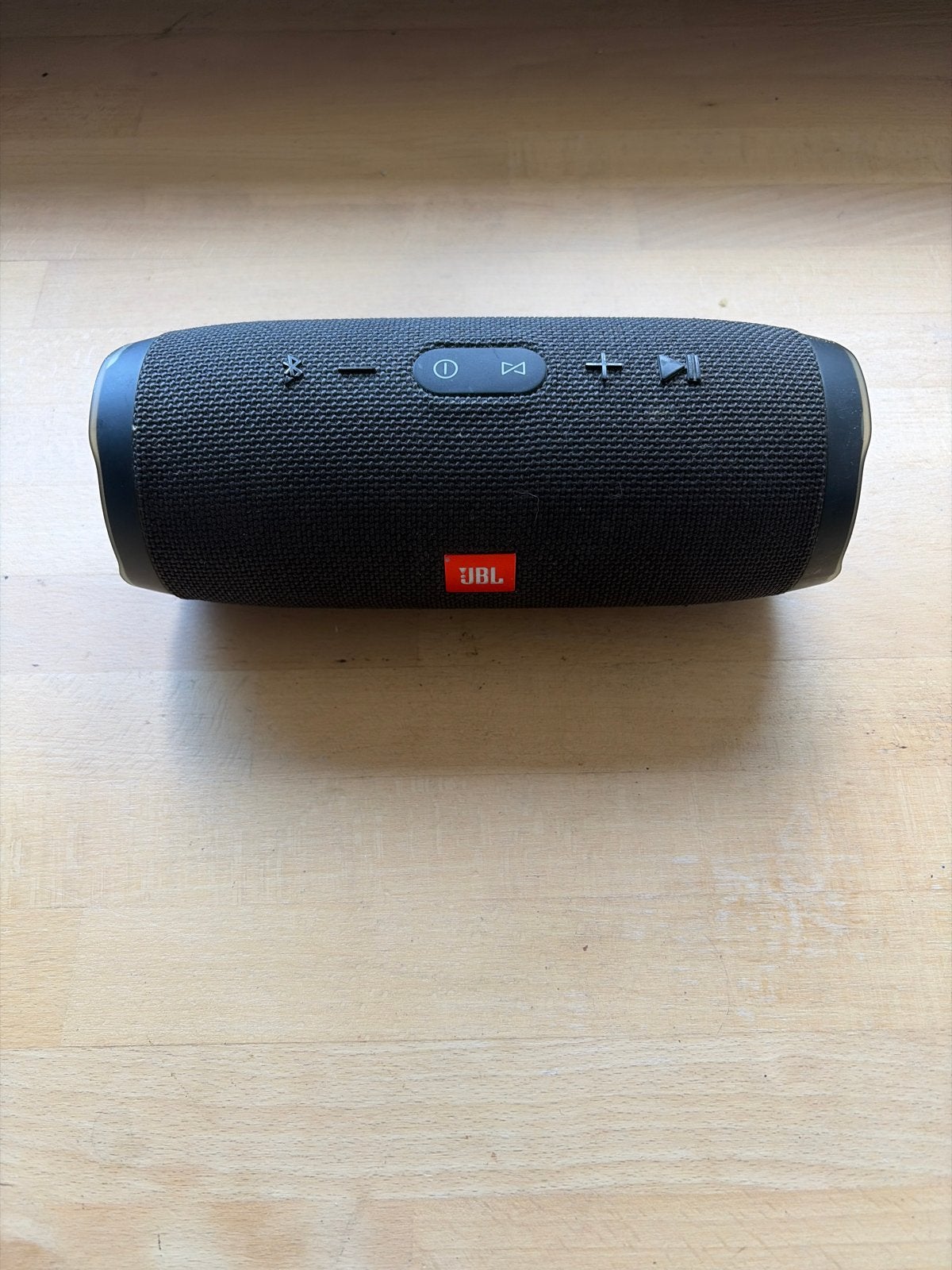 JBL Charge 3 - Speaker met trillend geluid, Gebruikt, JBL, Overige typen, Ophalen of Verzenden