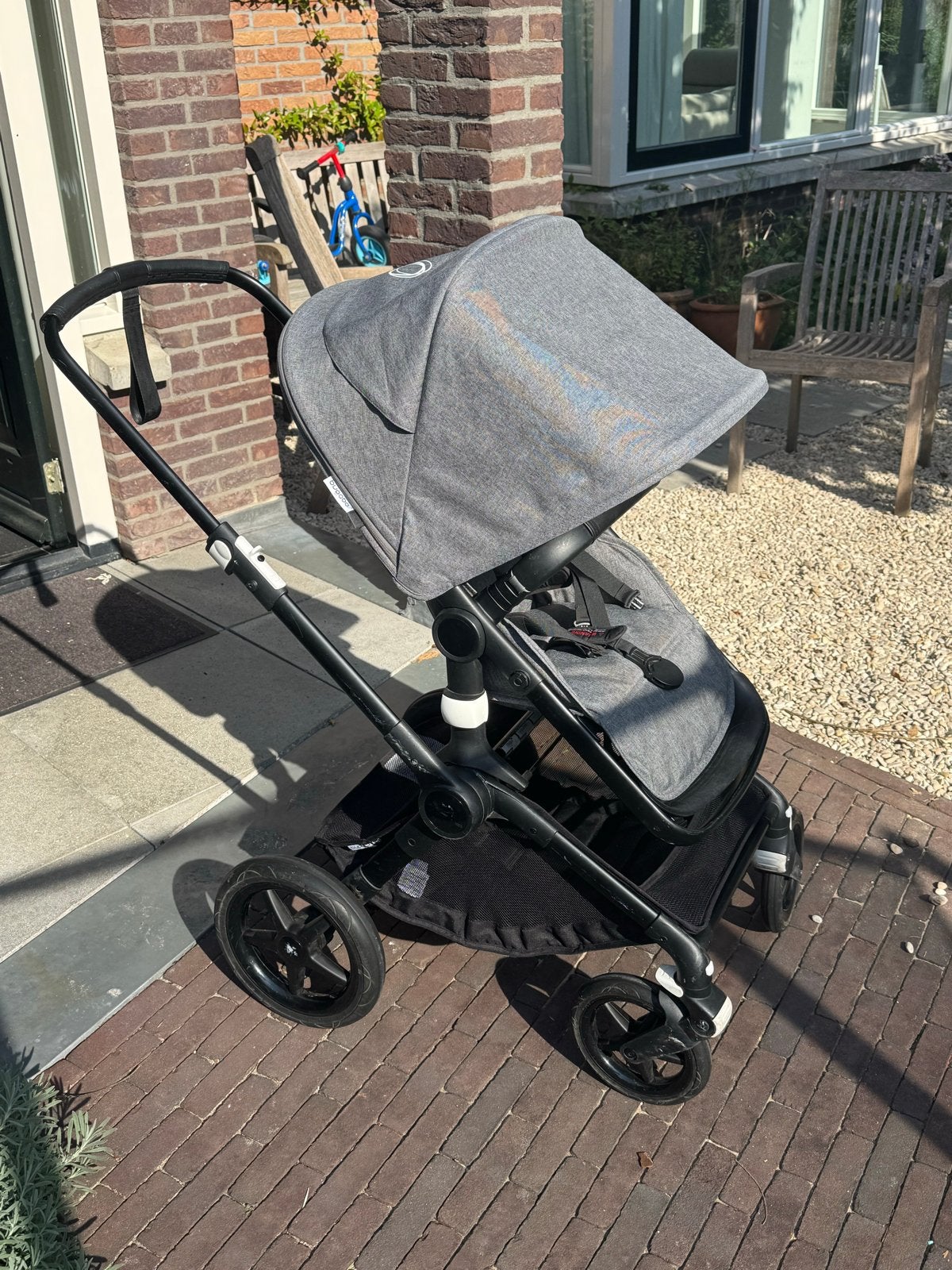 Foto 12 van Bugaboo Fox 2 kinderwagen grijs zwart inclusief alles