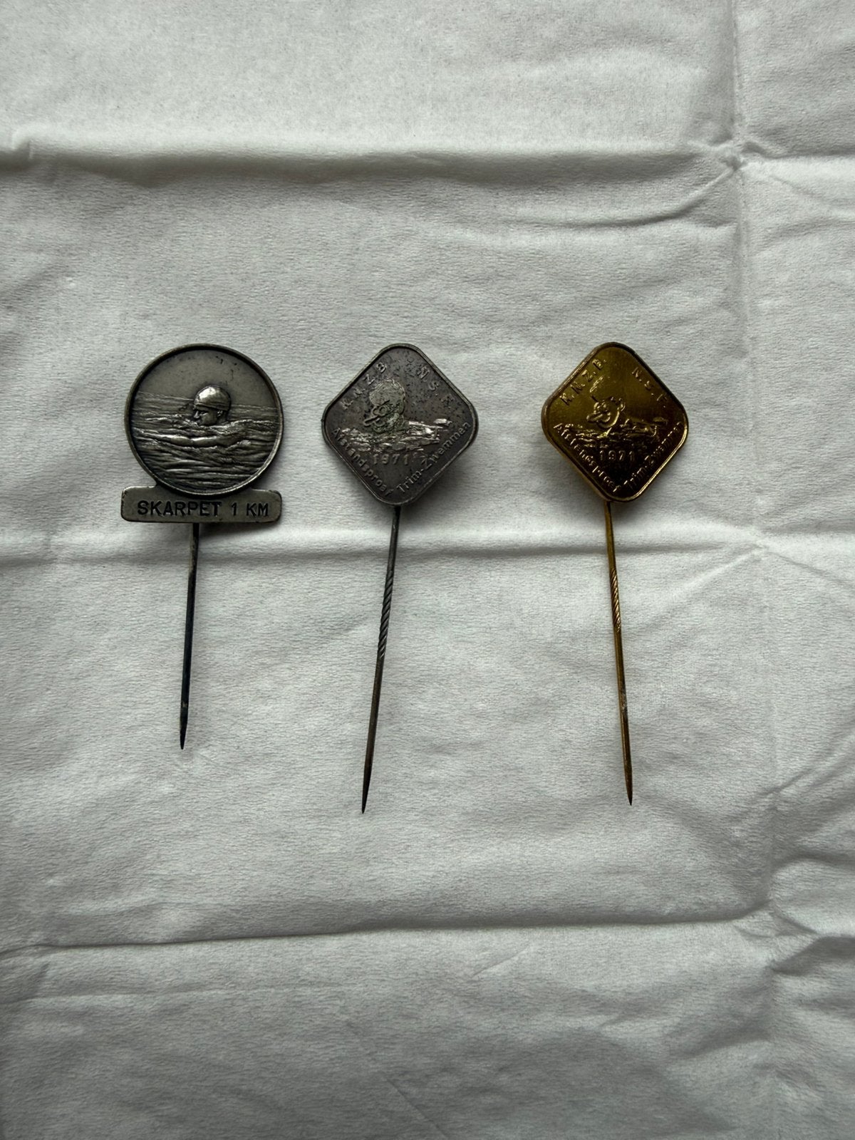 3 Vintage zwem speldjes, Verzamelen, Ophalen of Verzenden, Zo goed als nieuw, Overige onderwerpen, Speldje of Pin