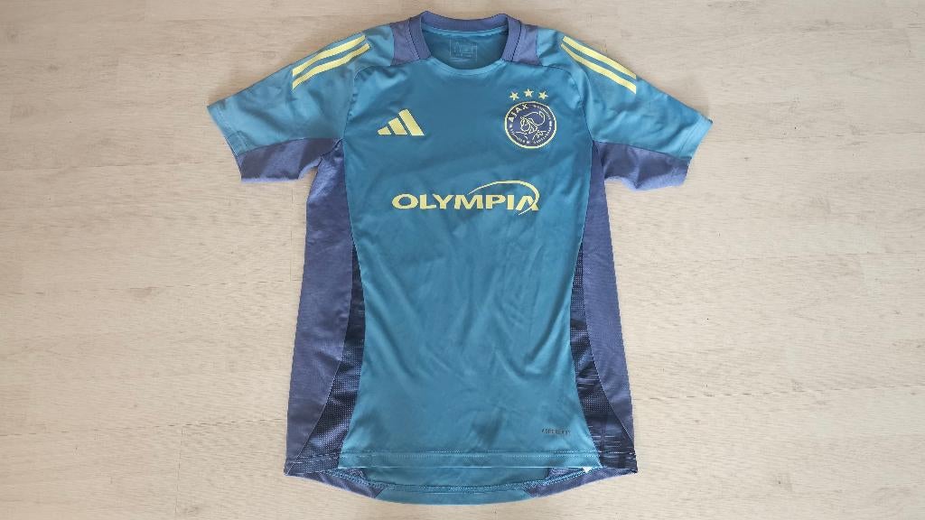 Ajax Training Shirt! Seizoen 24/25! Sponsor Olympia! Mt S!, Ophalen of Verzenden, Zo goed als nieuw, Rood, Voetbal
